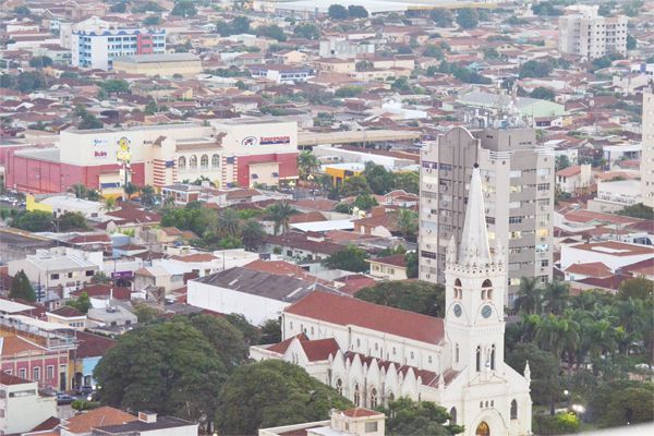 Carnês de IPTU 2022 começam a ser distribuídos em Sertãozinho e Cruz das Posses