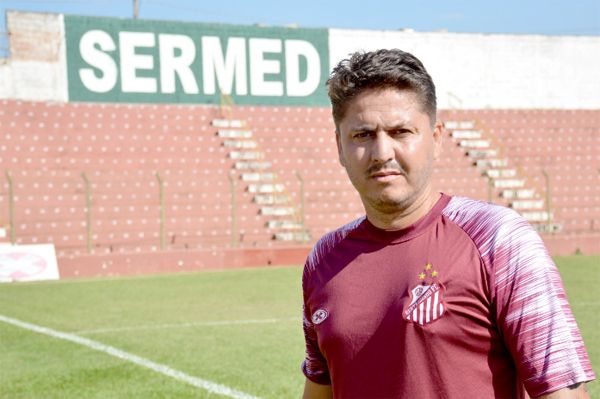 Laécio Aquino assume como treinador interino do Sertãozinho