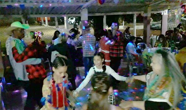 Grupo Baile de Garagem Sertãozinho comemora sucesso da 1ª festa junina