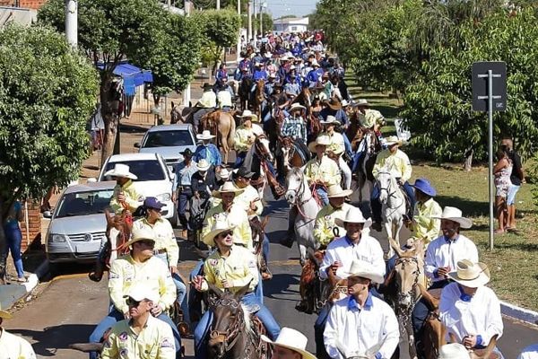 Tradicional Desfile de Cavaleiros anuncia a chegada da 30ª edição da Grande Festa do Peão de Sertãozinho