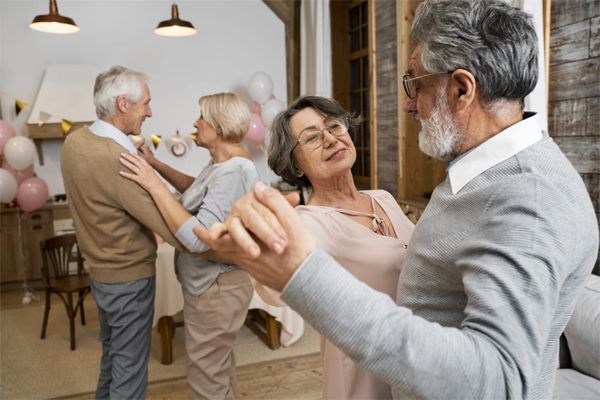 Sertãozinho abre inscrições para aulas de dança de salão para a melhor idade