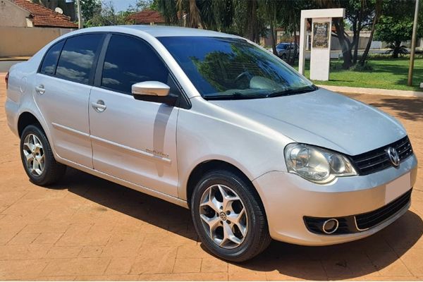 Vende-se Polo Comfortline, 2013