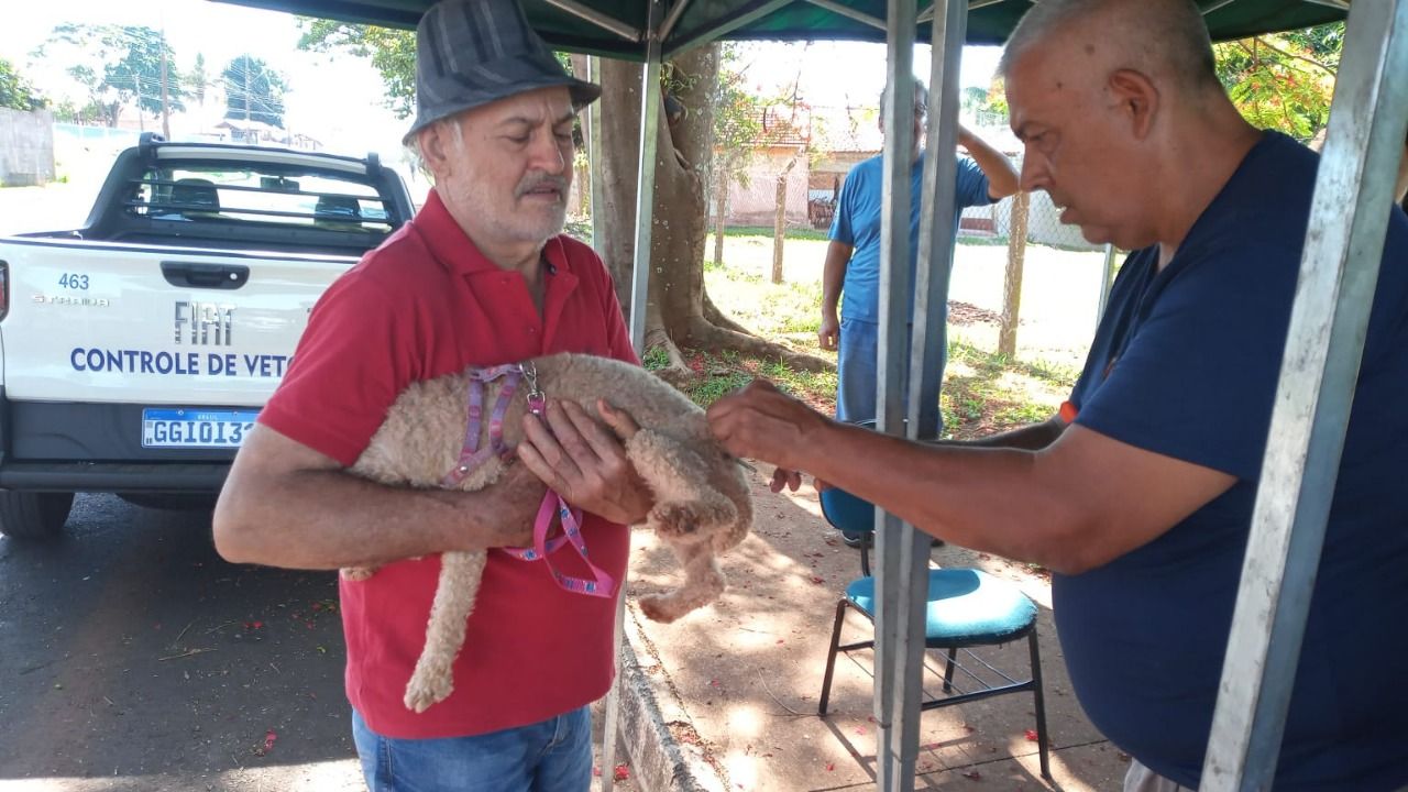 Zoonoses vacina realiza mais uma ação de contra a raiva em Sertãozinho