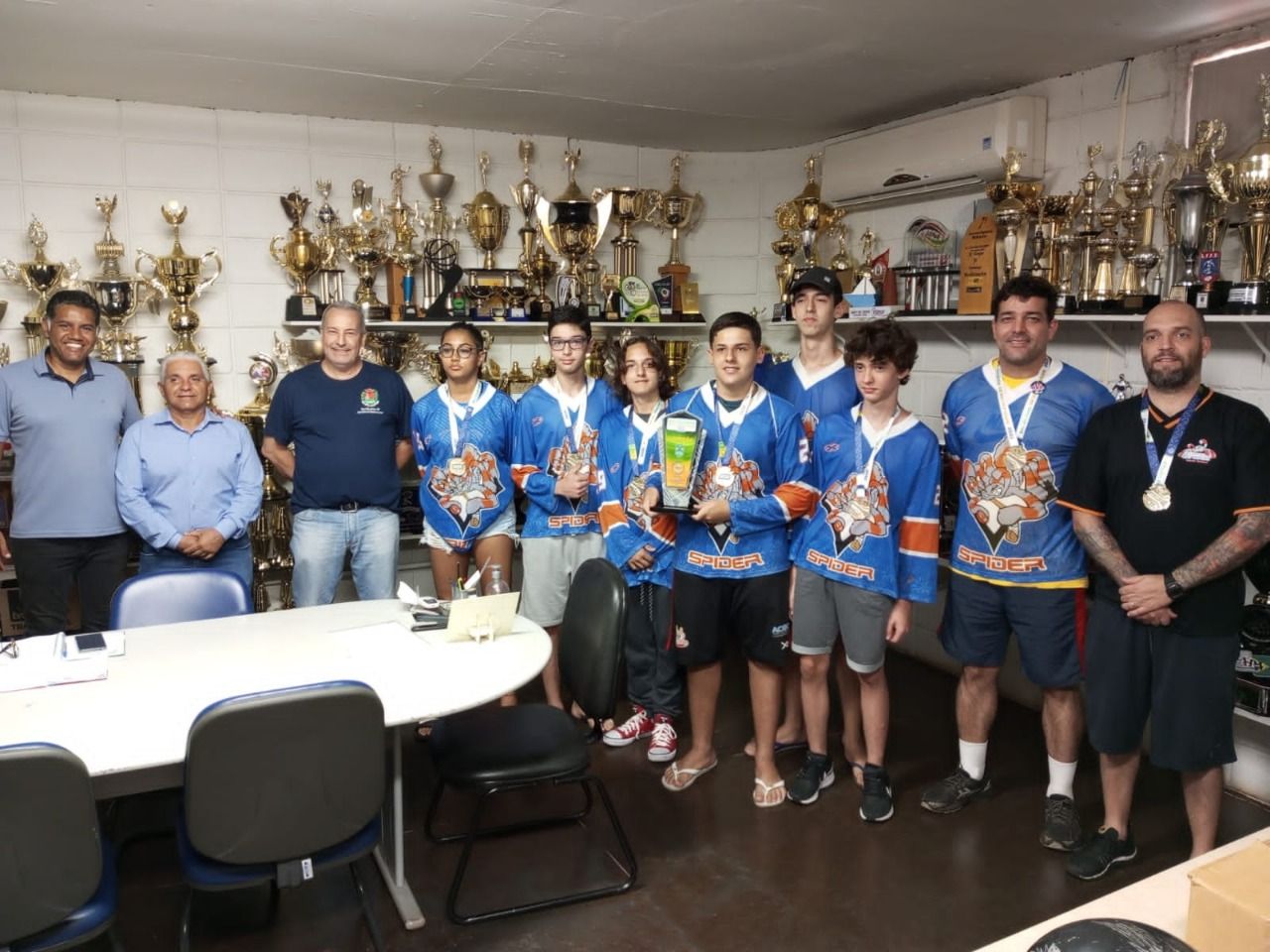 Equipe de Hóquei Inline Aadulto é vice-campeã do Pool B