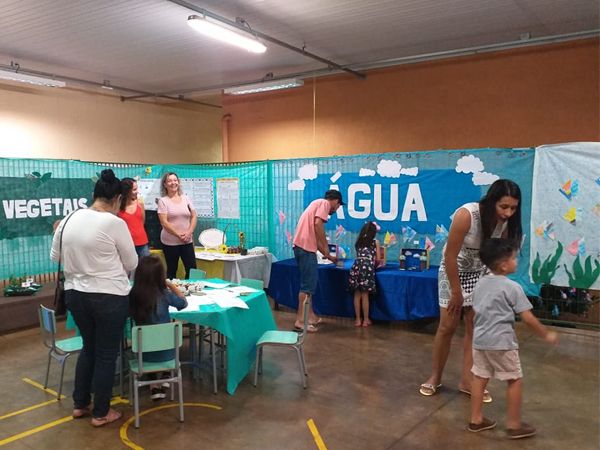 Escolas de educação infantil da Rede Municipal de Ensino realizam exposições no mês de dezembro