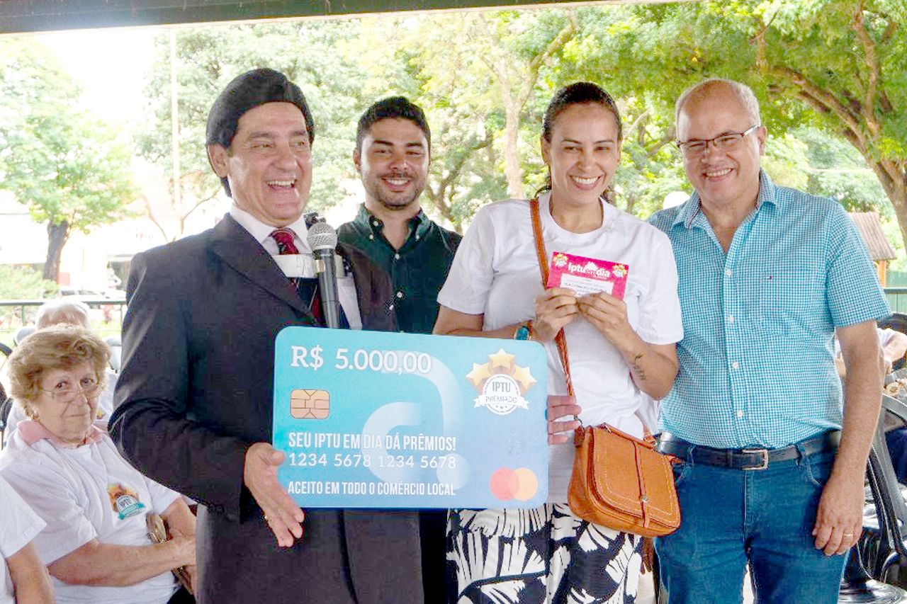 Prefeitura entrega primeiros prêmios do programa IPTU Premiado