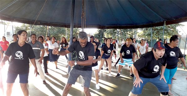 Feira noturna do Alto do Ginásio terá aulas de passinhos de flashback no dia 15