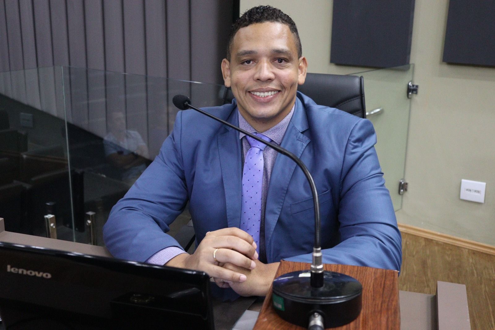 Vereador Dr. Acácio Tobias faz nova sugestão e propõe exames de acuidade visual e auditiva nas escolas de Sertãozinho