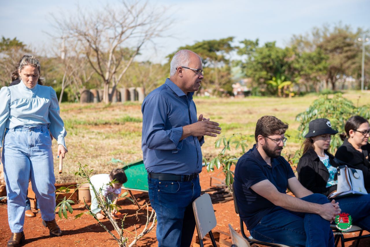 Prefeitura realiza projeto “Horta é Para Todos” para capacitar pessoas de baixa renda