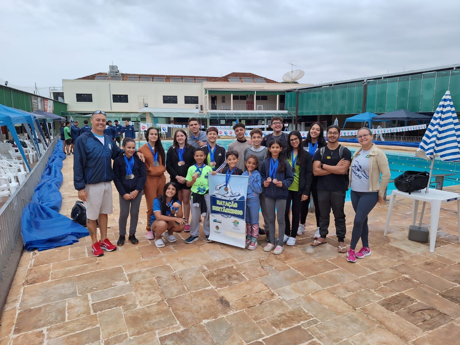 Alunos da natação conquistam 34 medalhas no “V Torneio Regional”