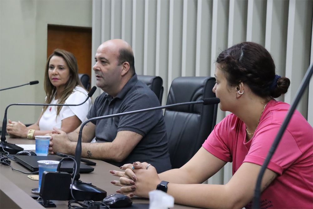 Uma noite para refletir sobre o futuro de crianças e adolescentes; Câmara promove debate com candidatos aos cargos do Conselho Tutelar, e ação é elogiada pelo público