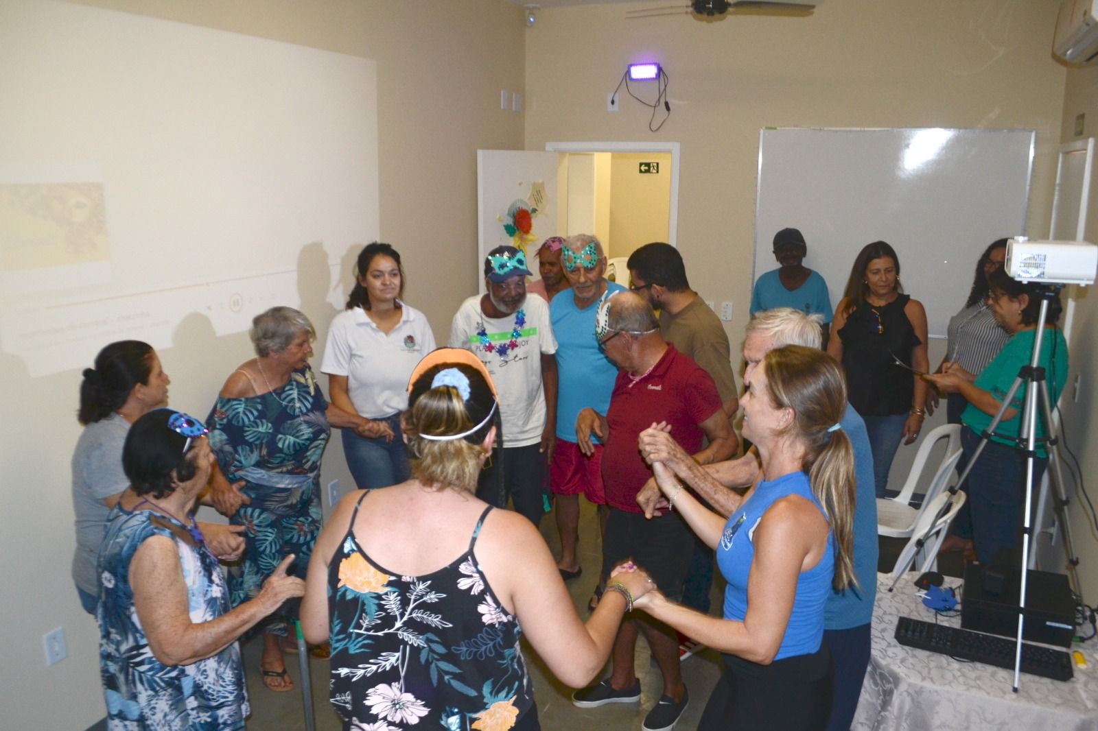 Carnaval já começou no Centro dia do Idoso