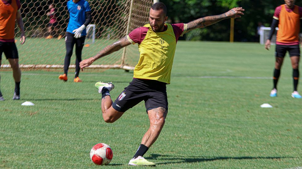 Leandro Pereira se coloca à disposição de Paulo Gomes e convoca a torcida para a “decisão”