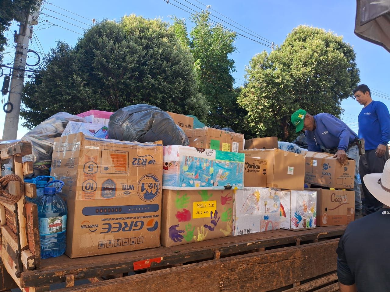 Prefeitura de Sertãozinho envia caminhão com novas doações para ajudar vítimas do RS