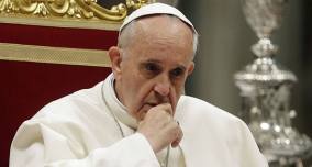 Papa é criticado por defender palmadas