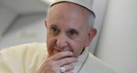 Papa admite aceitar padres casados