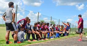 Futebol: Peneirão contou com 80 atletas