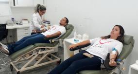 Exemplo de amor: Colaboradores da Santa Casa participam de campanha de doação de sangue feita pelo hospital