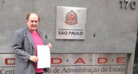 Em SP, vereador Lúcio da Rádio entrega ofício na sede da CDHU e cobra agilidade para regularização das escrituras dos mutuários