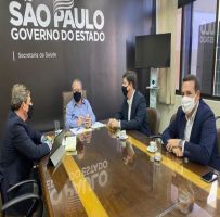 Prefeito se reúne com Secretário estadual de Saúde para tratar de Hospital Veterinário em Ribeirão