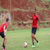 Joseph pede Botafogo ligado desde o início contra o Novorizontino e apoio da torcida