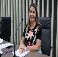 Vereadora Edna Costa apresenta uma sugestão que pode contribuir para o acolhimento e melhoria nos atendimentos realizados na UPA