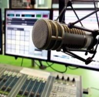 Rádios já podem terceirizar 100% da programação