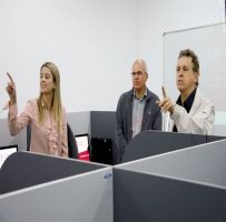 Prefeitura de Sertãozinho entrega 54 novos computadores à Univesp