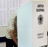 TSE proíbe celular na cabine de votação