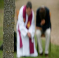 “Católicos precisam de padres que sejam padres” – sim, mas e o resto?