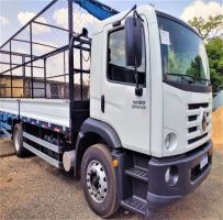 Prefeitura de Sertãozinho recebe caminhão e máquinas trituradoras de galhos