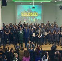 GCMs recebem medalha de honra ao mérito em São Paulo