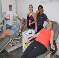 Banco de Sangue de Sertãozinho recebe doação coletiva da Campanha #MulheresEmMovimento Salvam Vidas