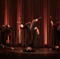 Teatro Municipal de Sertãozinho recebe espetáculo e oficina de dança neste sábado (29)